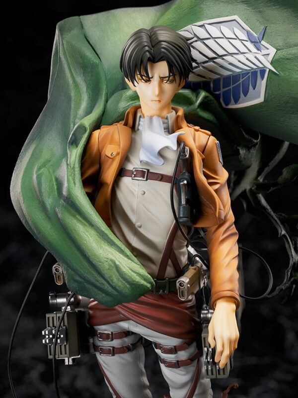Levi Figure | Attack on Titan (Hobby Max) 1/7 - Image 2