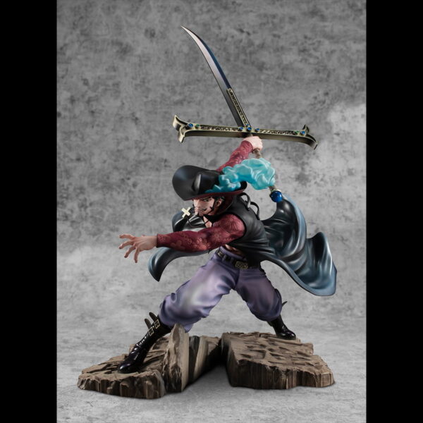 Juracule Mihawk, Portrait Of Pirates Maximum Figure | One Piece (MegaHouse) - Image 1